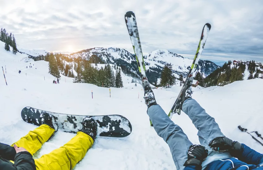 Cheapest Way to Ship Snowboards and Skis