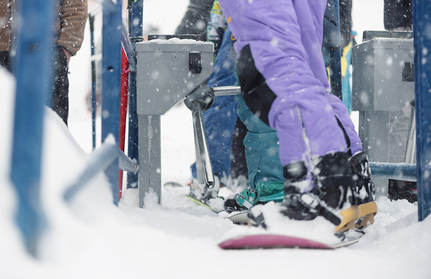 Epic Pass vs. Ikon Pass What's the Difference? Ship Skis Blog