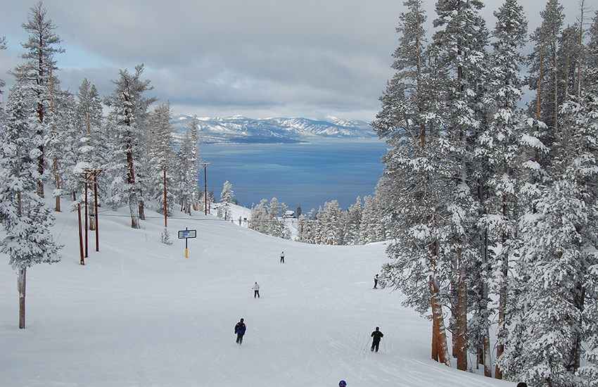 Di Mana Anda Bisa Bermain Ski di Bulan Maret?